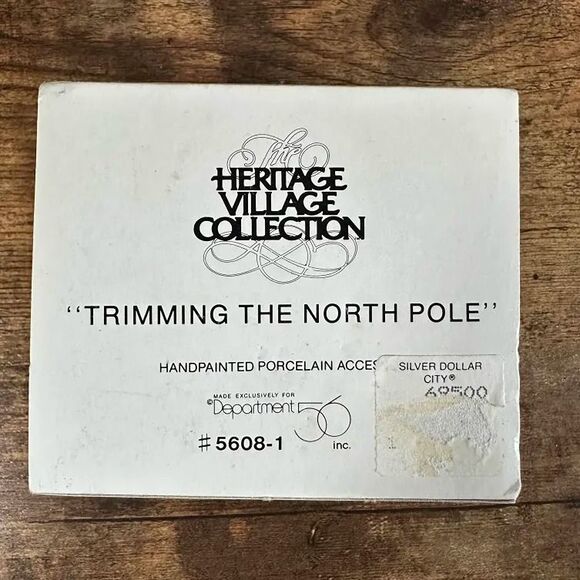 Lefton Colonial Christmas Village News Paper Boy Bill O'Malley Figurine VINTAGE - Picture 5 of 12